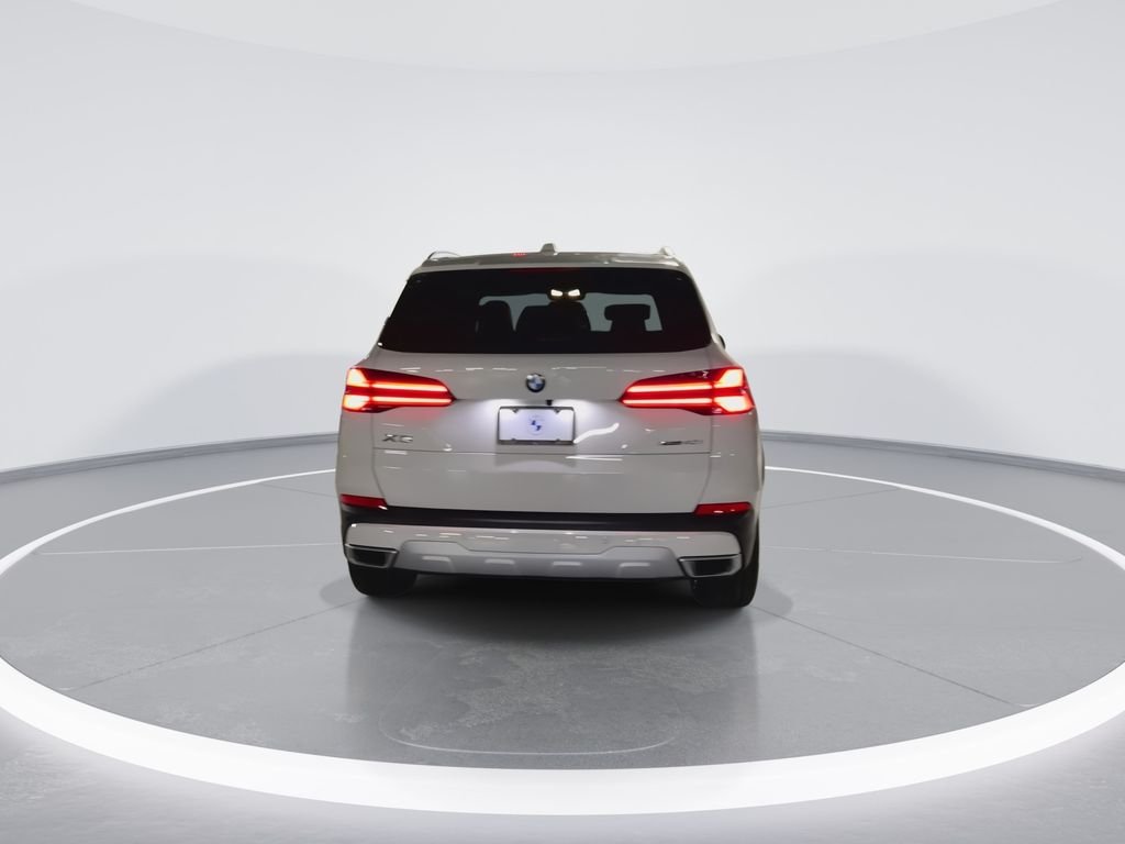 New 2026 Alpine White BMW xDrive40i image 2
