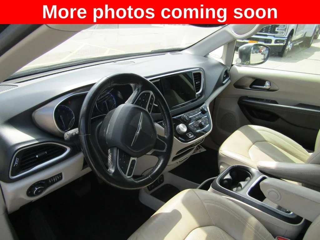 Used 2021 Gray Chrysler Touring L image 11