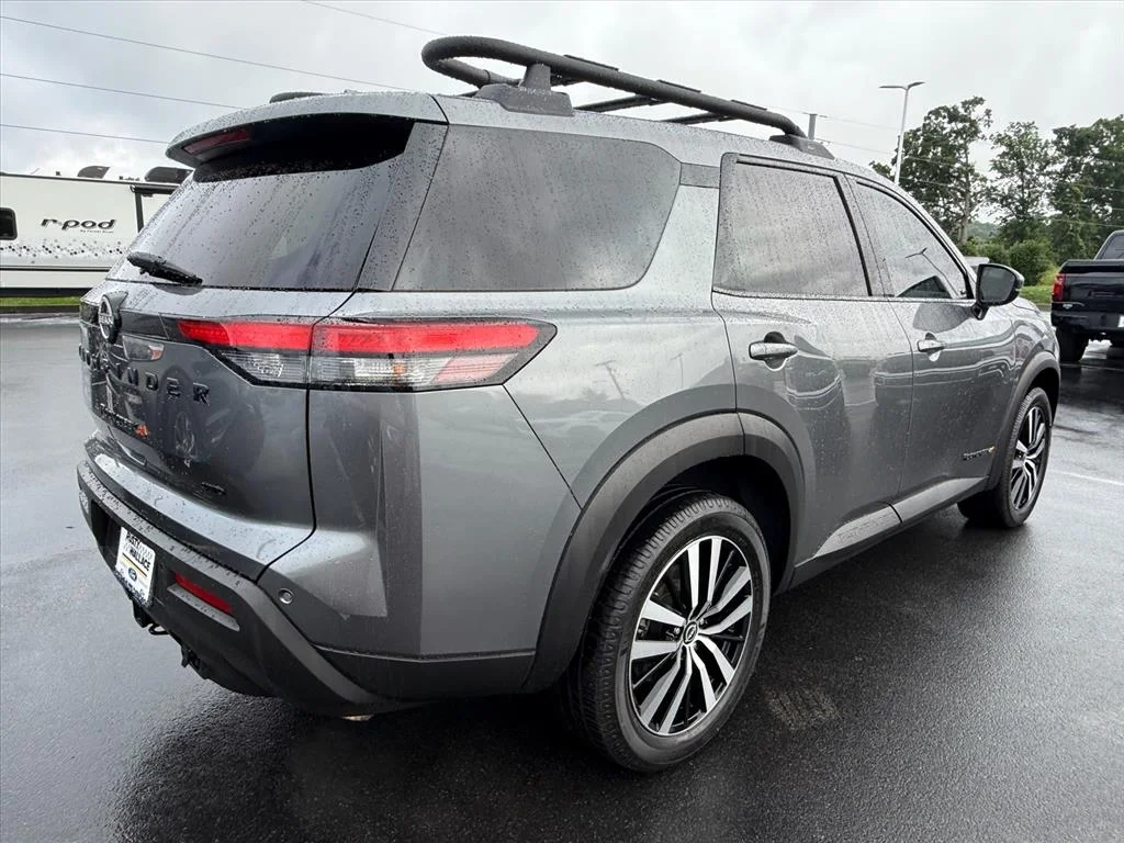 Used 2023 Gun Metallic Nissan Rock Creek image 7