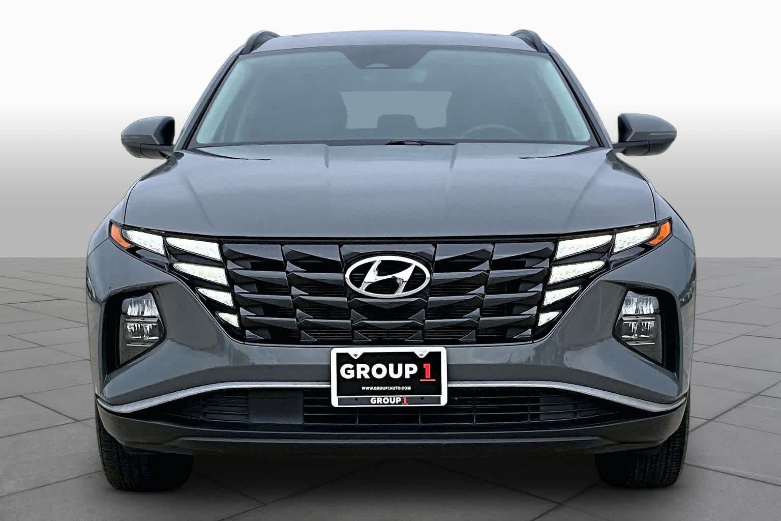 Used 2024 Hampton Gray Hyundai SEL image 4