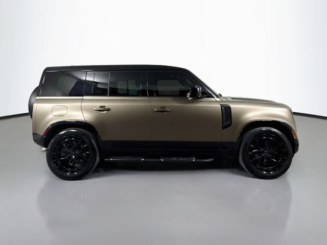 Certified Used 2025 Gray Land Rover X-Dynamic SE image 4