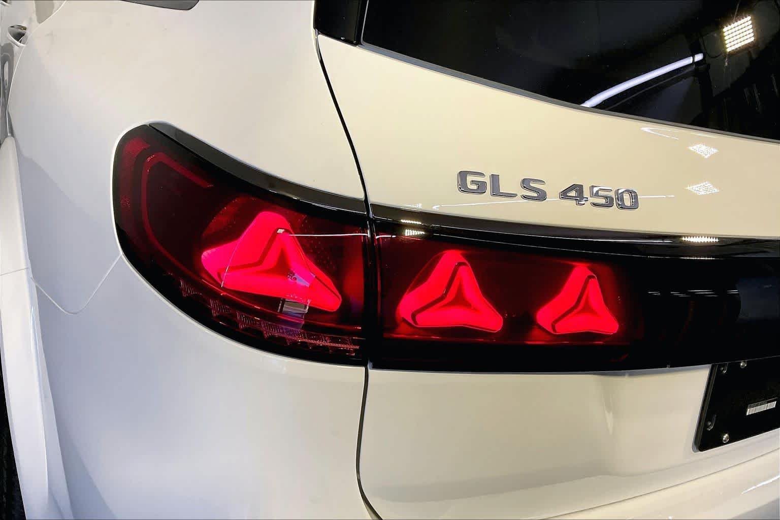 New 2027 Polar White Mercedes-Benz GLS 450 image 5