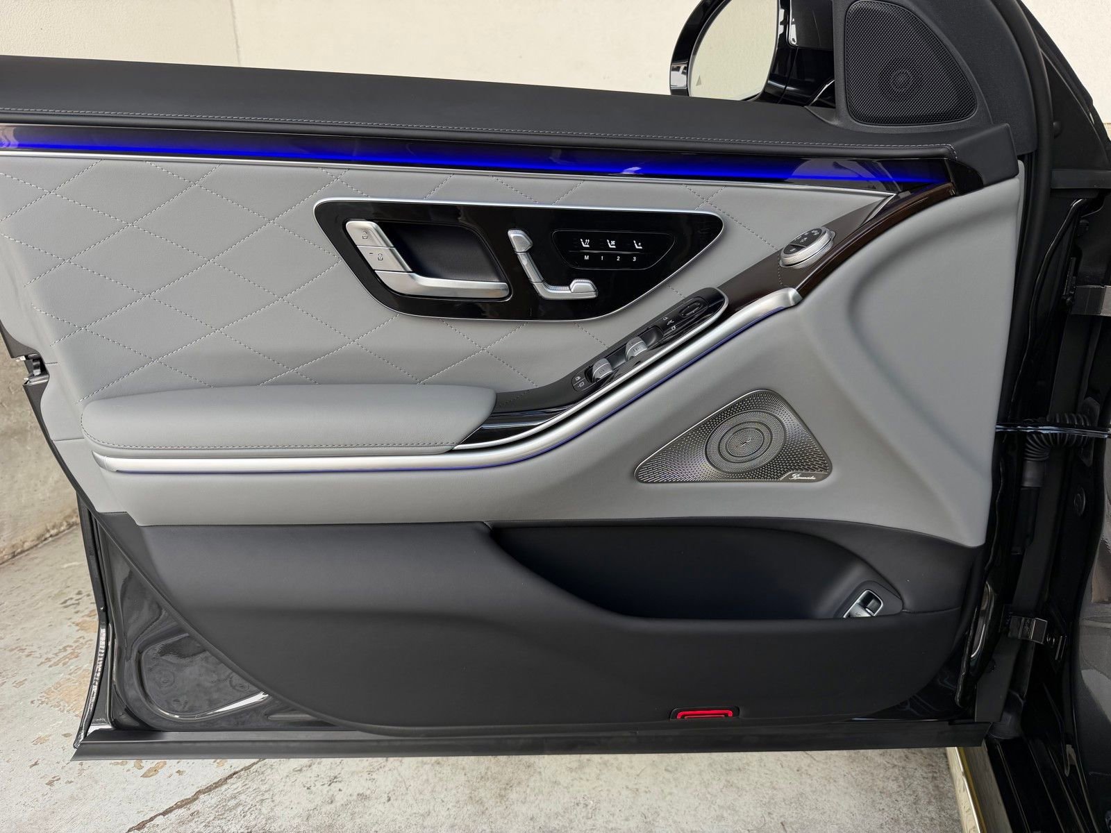 New 2026 Graphite Grey Metallic Mercedes-Benz S 580 image 42