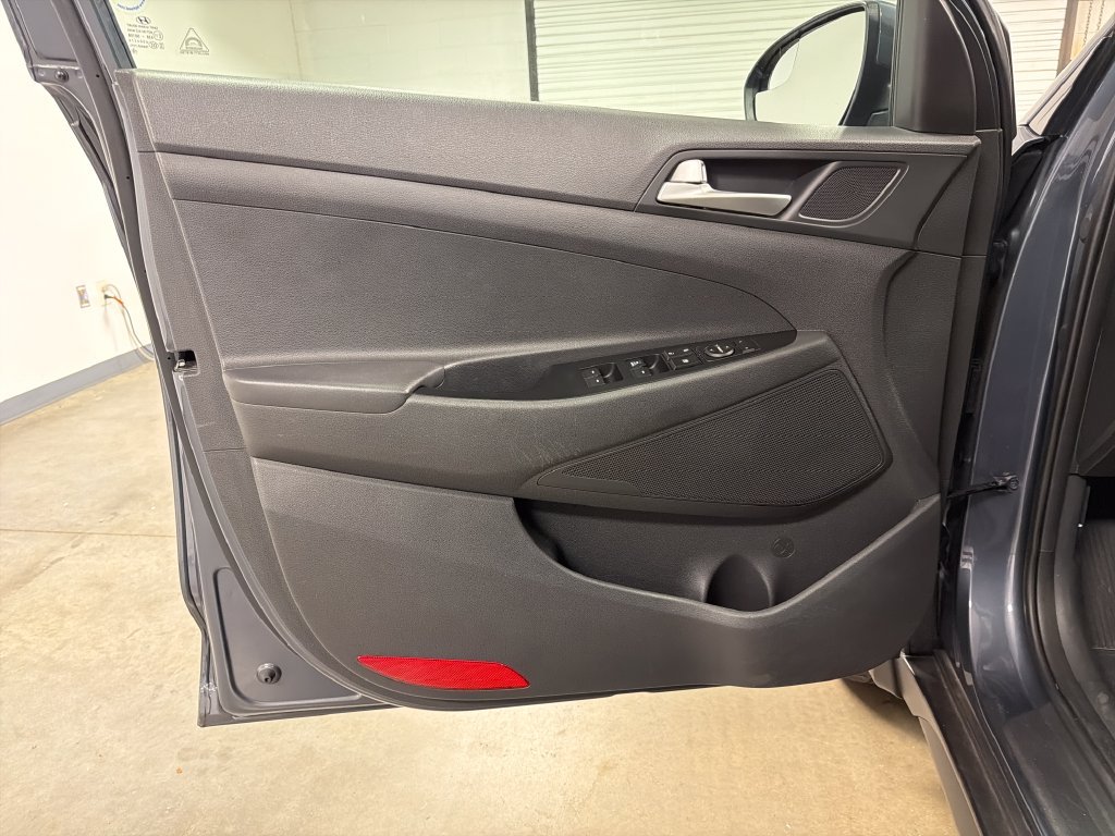 Used 2019 Blue Hyundai SE image 21