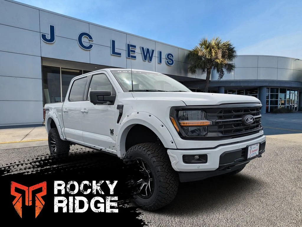 New 2026 Oxford White Ford XLT image 1