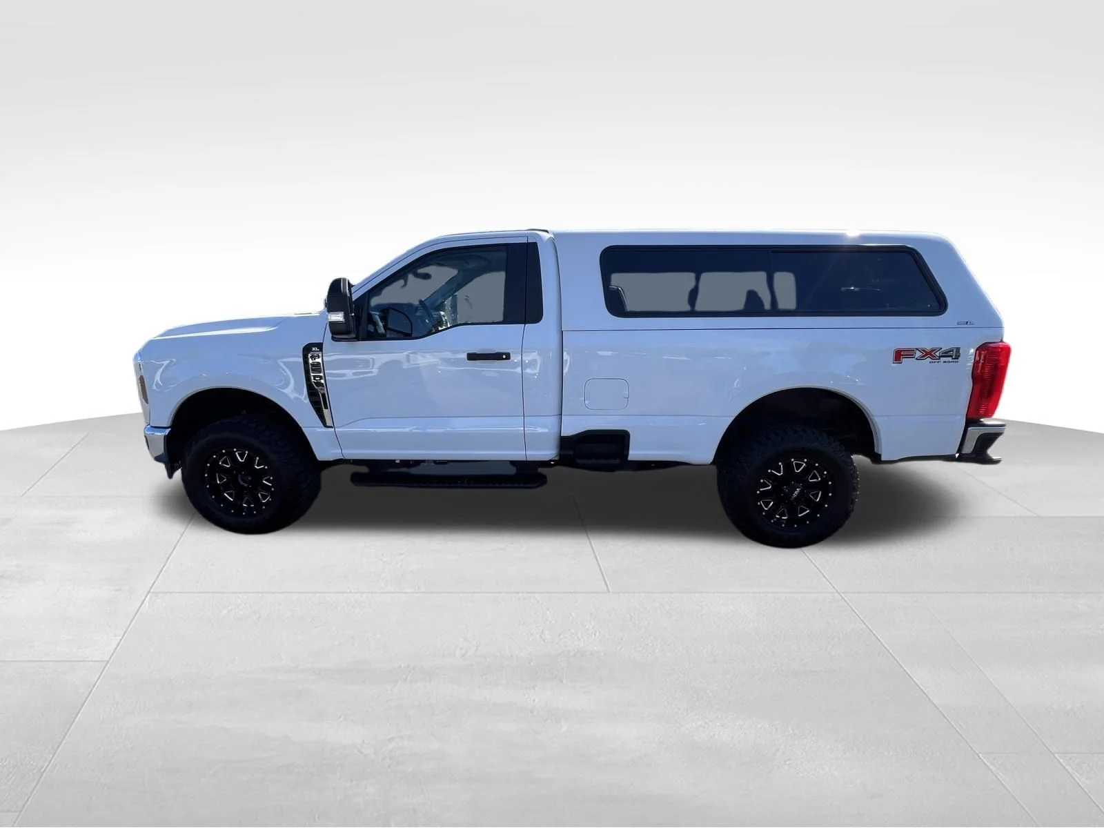 Used 2025 White Ford XLT image 9