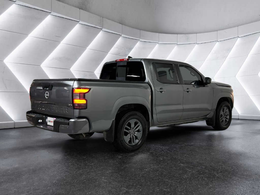 Used 2025 Gray Nissan SV image 4