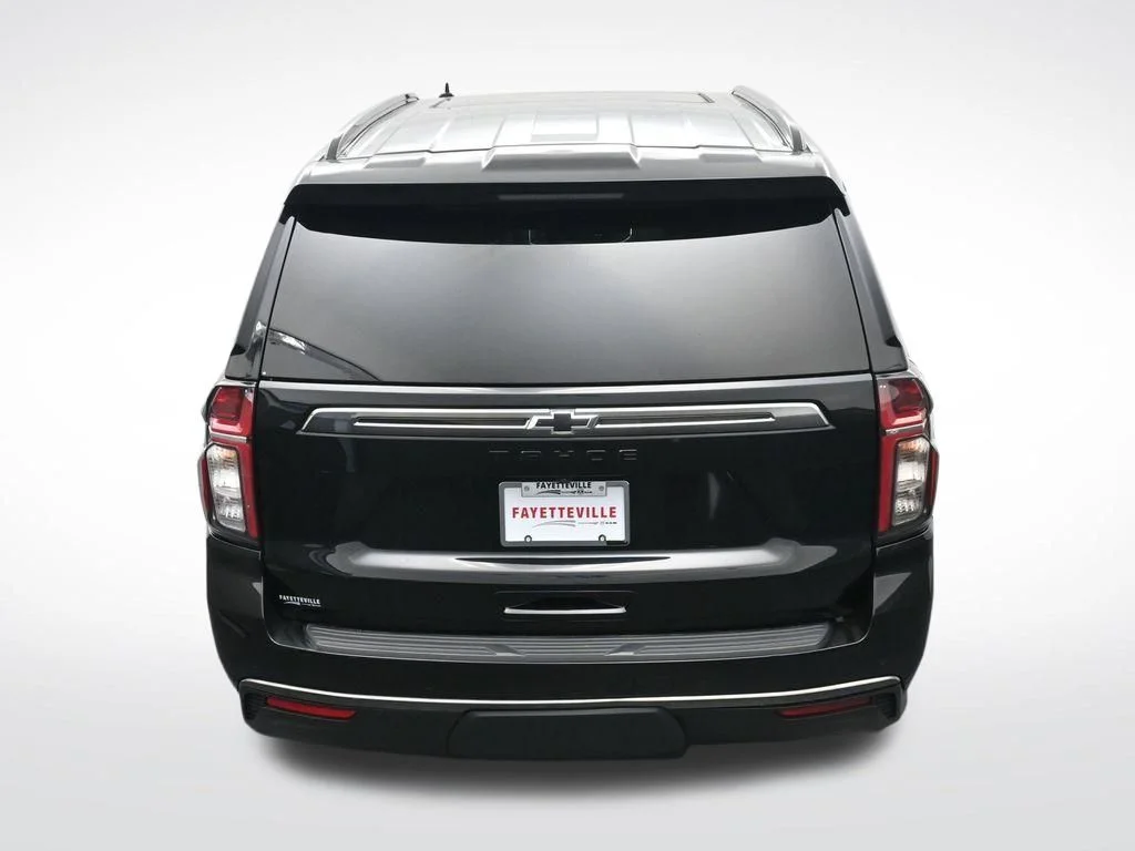Used 2022 Black Chevrolet Z71 image 27
