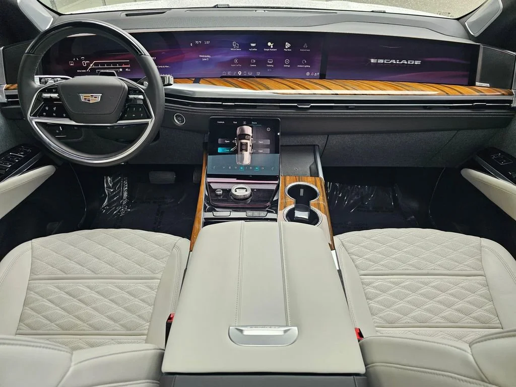 Certified Used 2025 Crystal White Tricoat Cadillac Sport Platinum image 20
