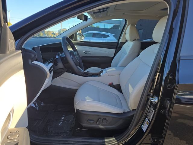 Used 2025 Black Hyundai SEL Convenience image 11