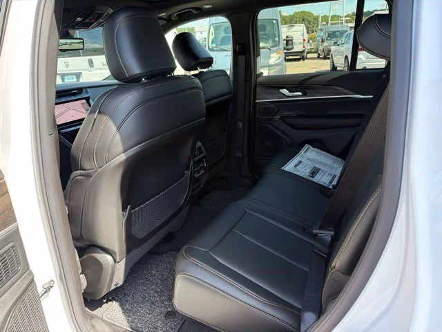 New 2026 White Jeep  image 7