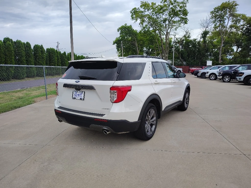 Used 2024 Star White Ford XLT image 3