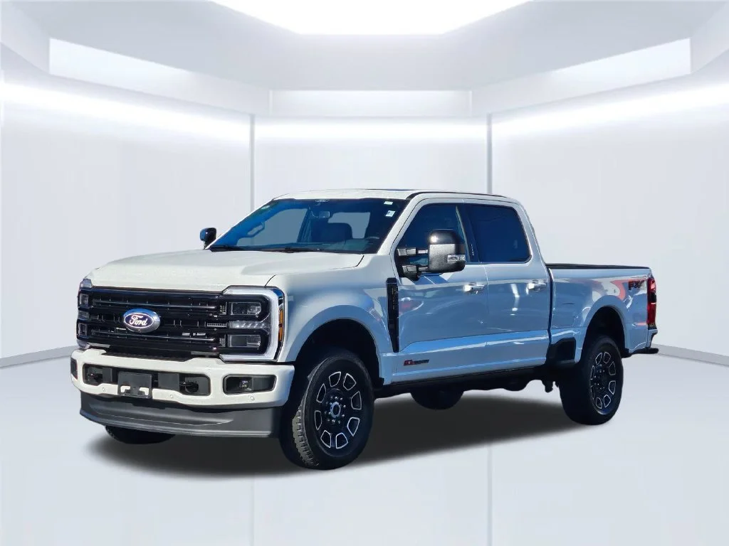 New 2027 White Ford Platinum image 2