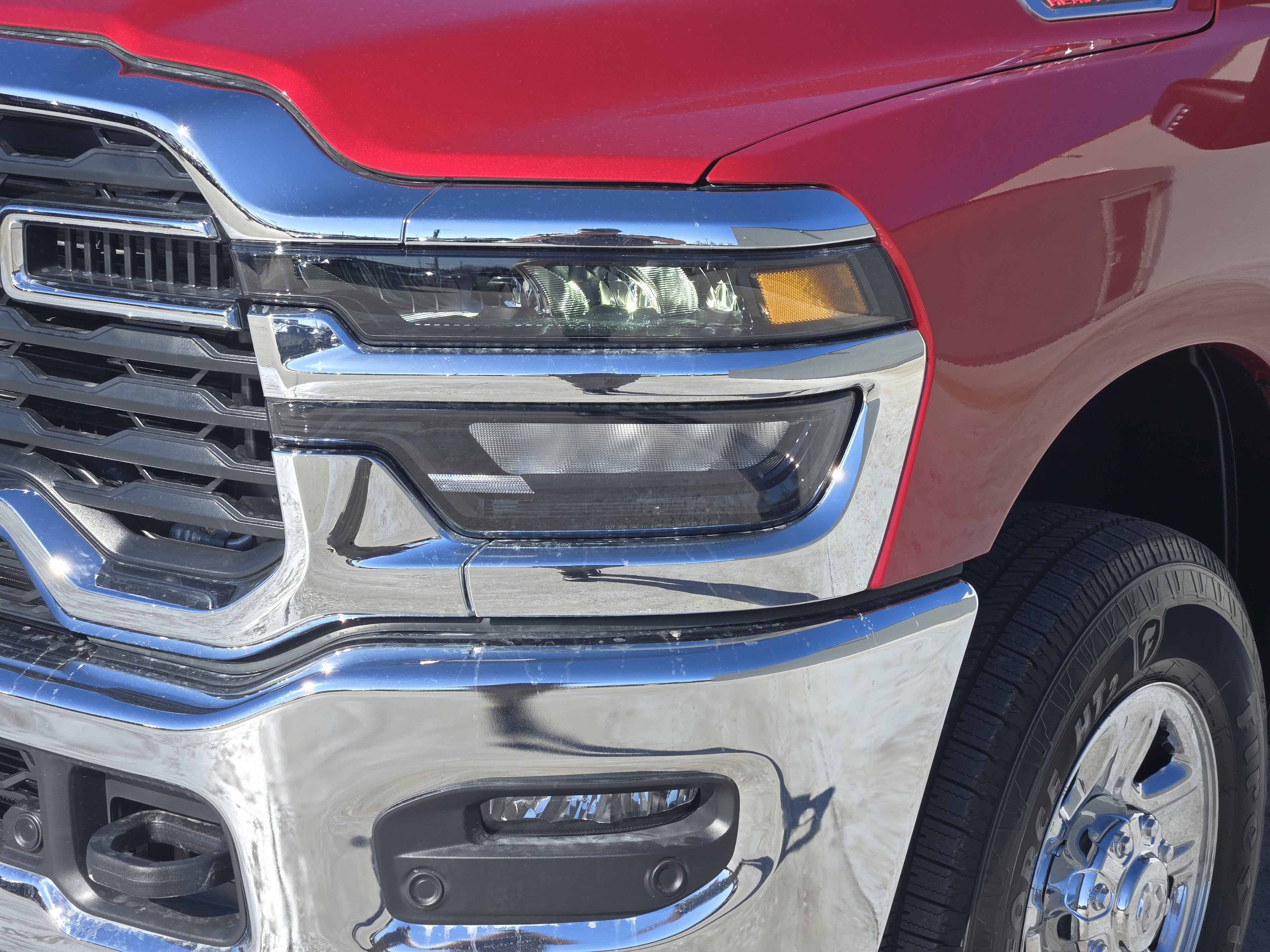 New 2026 Molten Red Pearl-Coat Exterior Paint RAM Tradesman image 6