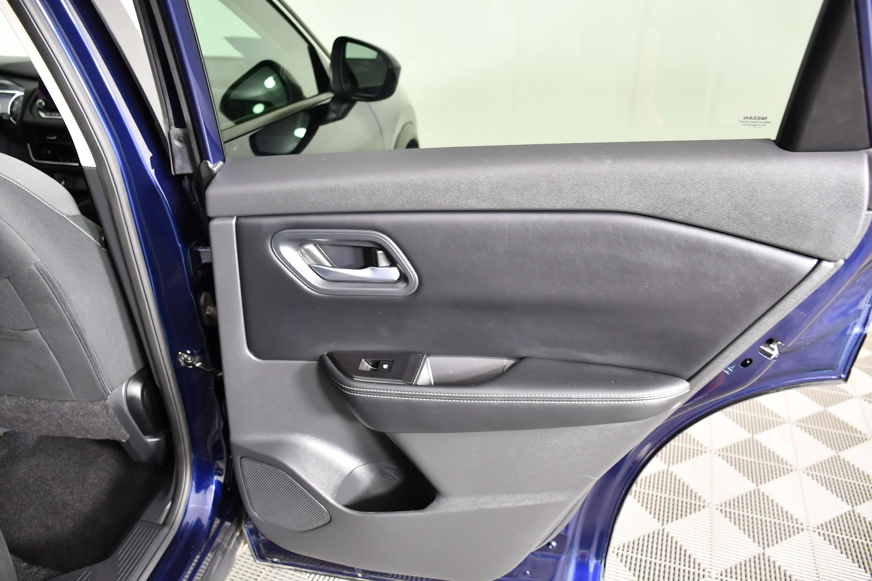 Used 2025 Deep Ocean Blue Pearl Nissan SV image 40