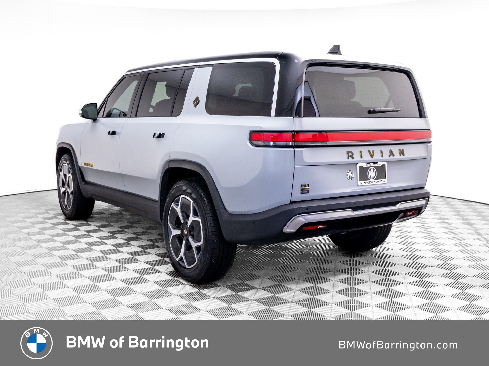 Used 2023  Rivian Adventure image 3