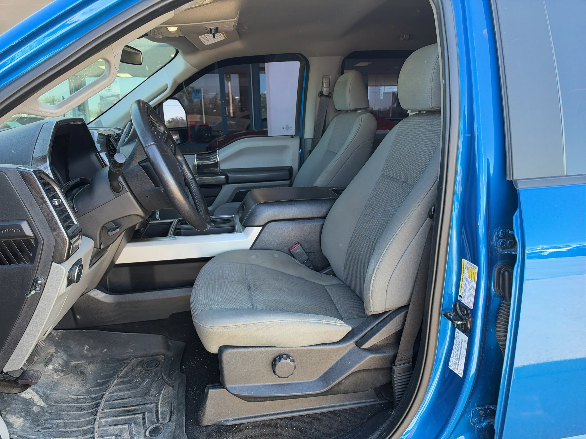 Used 2020 Velocity Blue Metallic Ford XL image 13