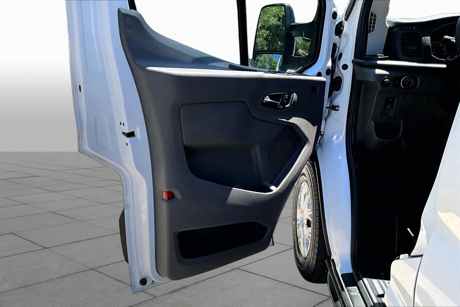 Used 2021 Oxford White Ford  image 18
