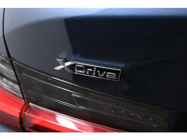 New 2026 Arctic Race Blue metallic BMW 330i xDrive image 41