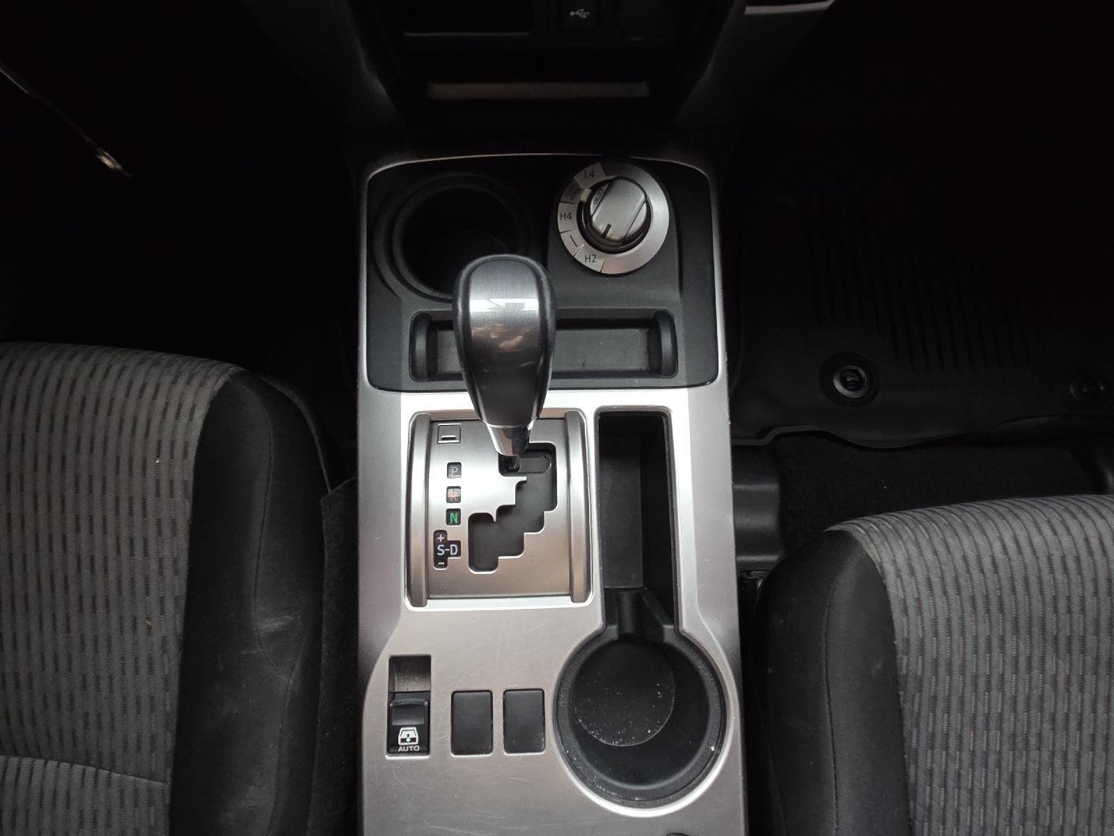 Used 2021 Midnight Black Metallic Toyota SR5 image 29