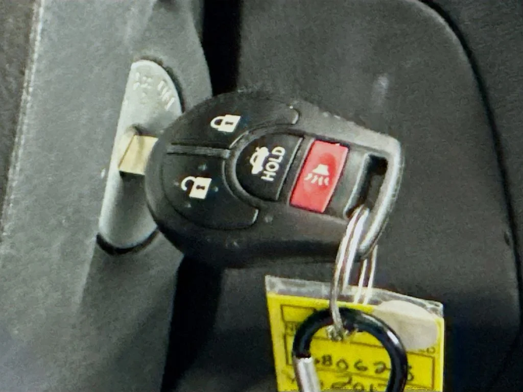 Used 2017 Gray Nissan 1.6 SV image 17