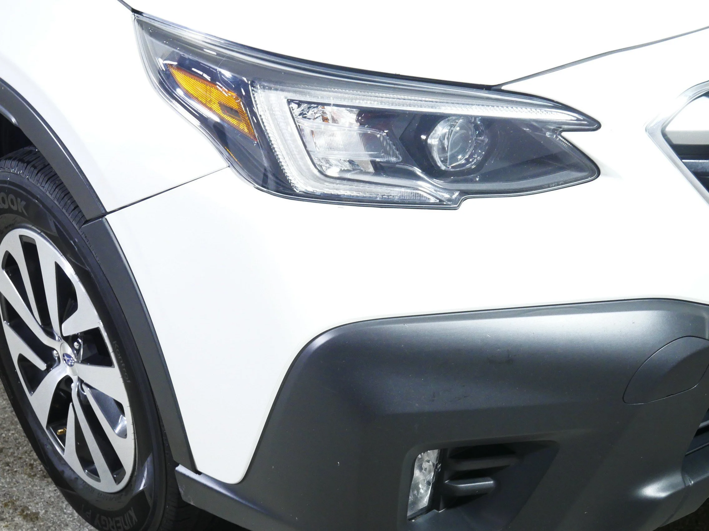 Used 2022 Crystal White Pearl Subaru Premium image 16