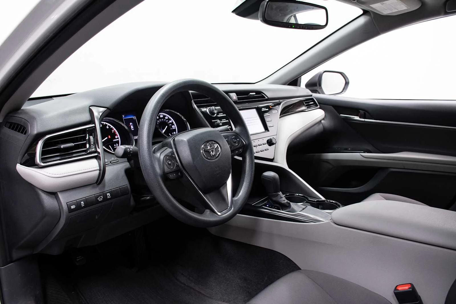Used 2019 Super White Toyota LE image 12