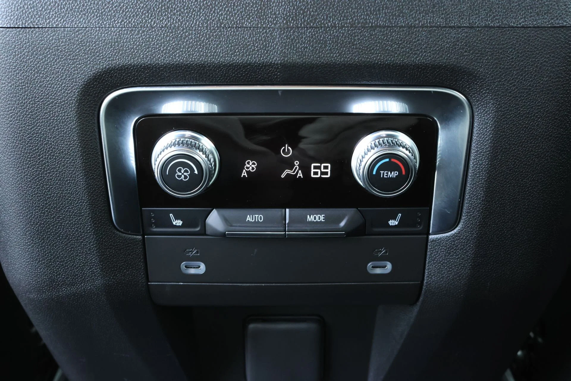Used 2023 Blue GMC SLT image 25