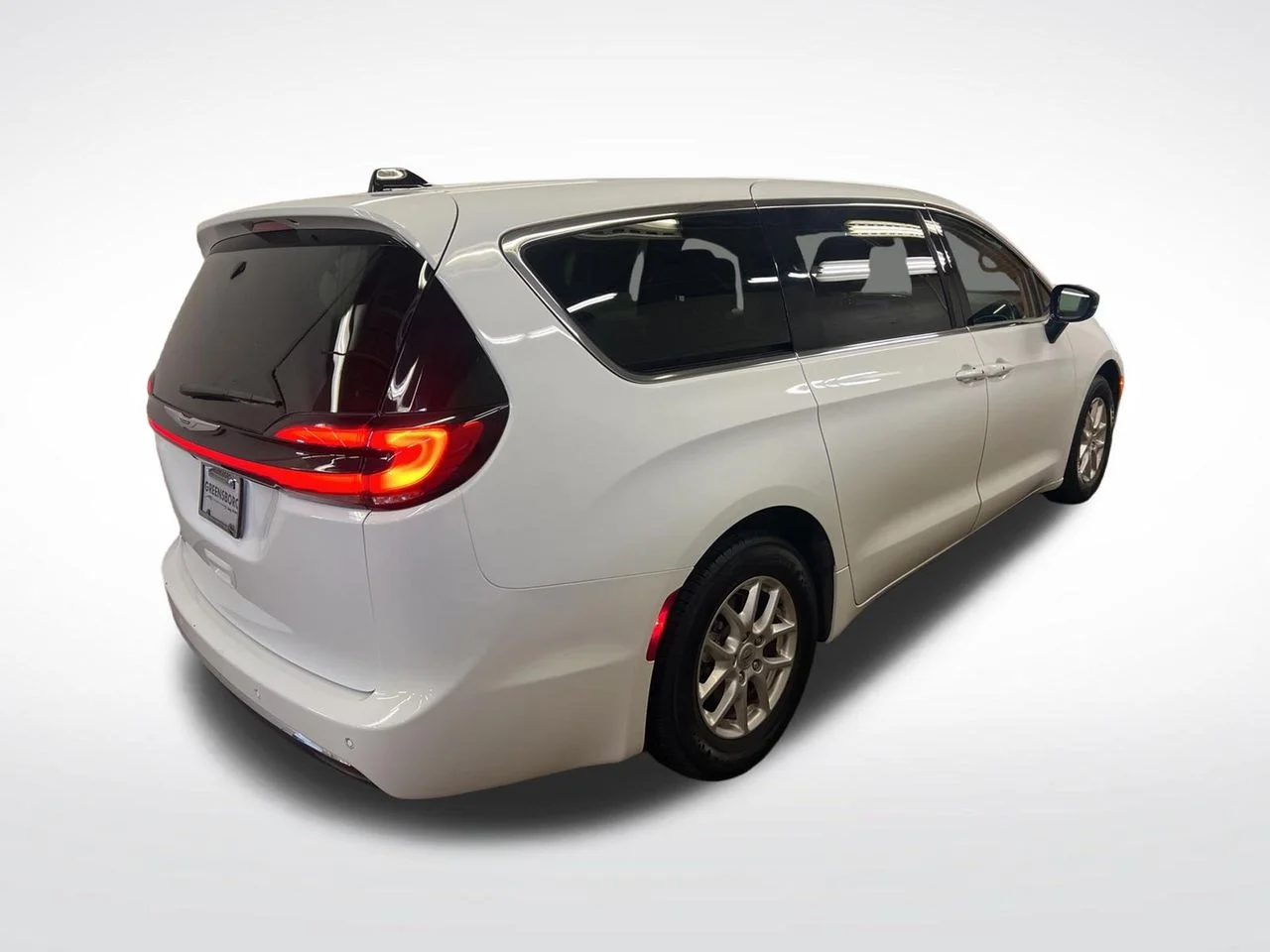 Used 2024 White Chrysler Touring L image 6