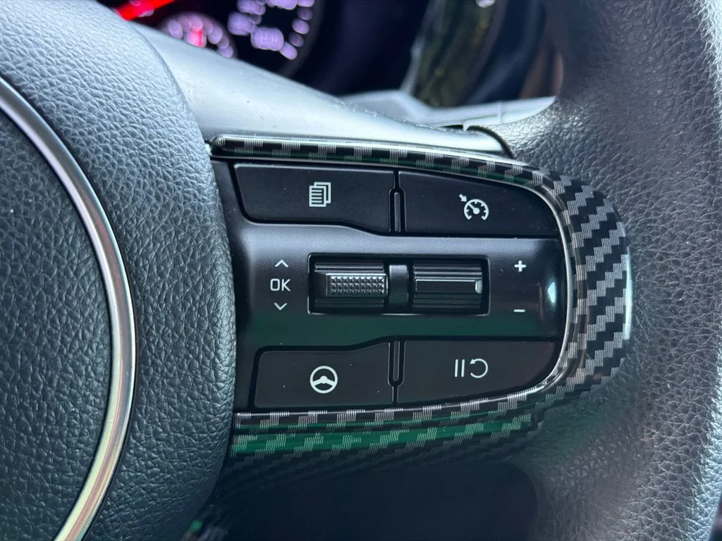 Used 2023 Silver Kia LXS image 25