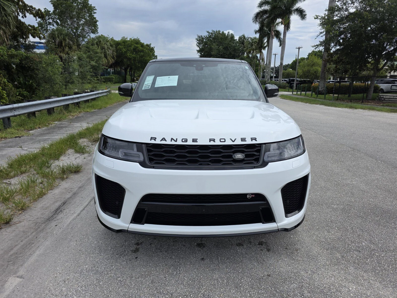 Certified Used 2022 Fuji White Land Rover SVR image 8