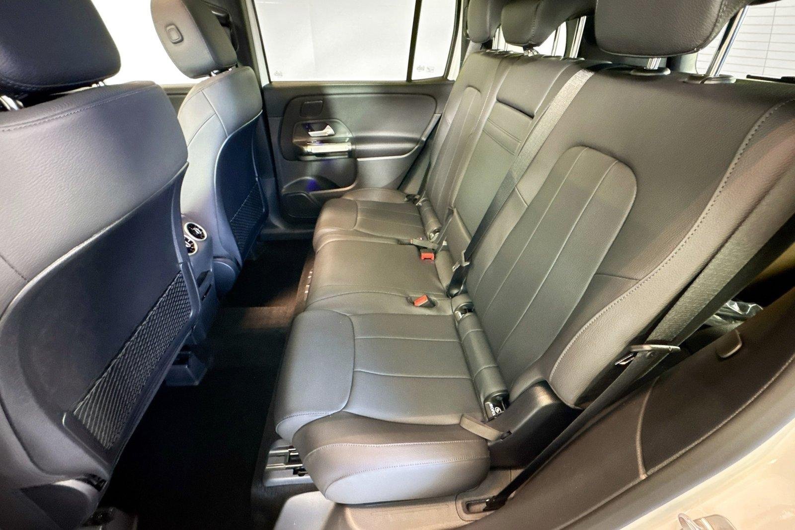New 2026 Polar White Mercedes-Benz GLB 250 image 22
