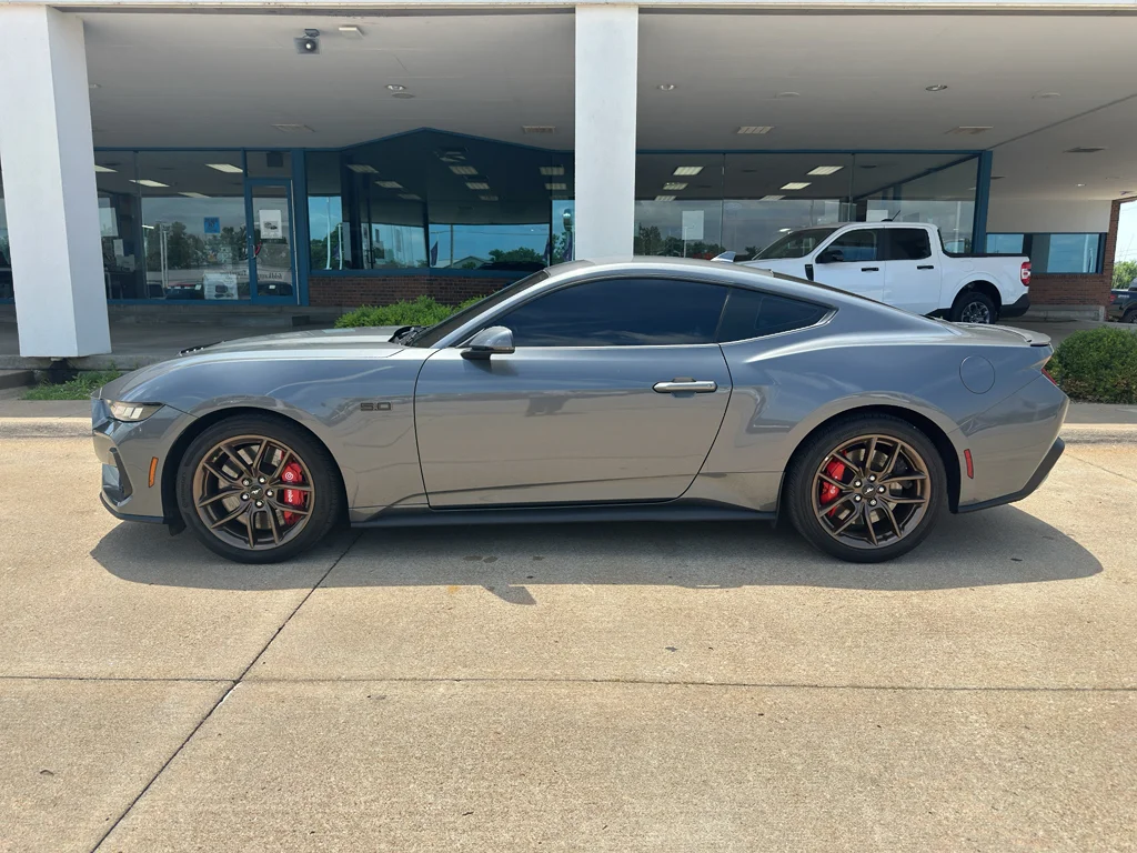 Used 2024 Carbonized Gray Metallic Ford GT Premium image 4