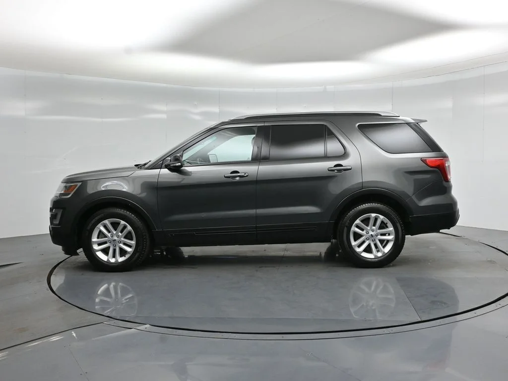 Certified Used 2017 Gray Ford XLT image 30