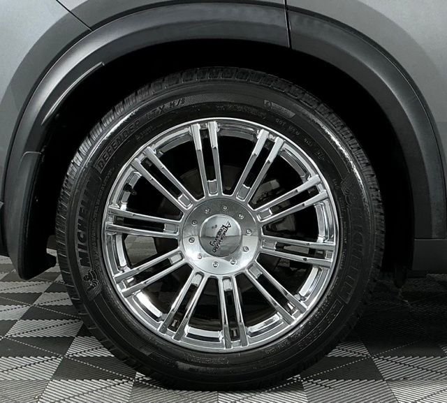 Used 2019 Gray INFINITI ESSENTIAL image 9