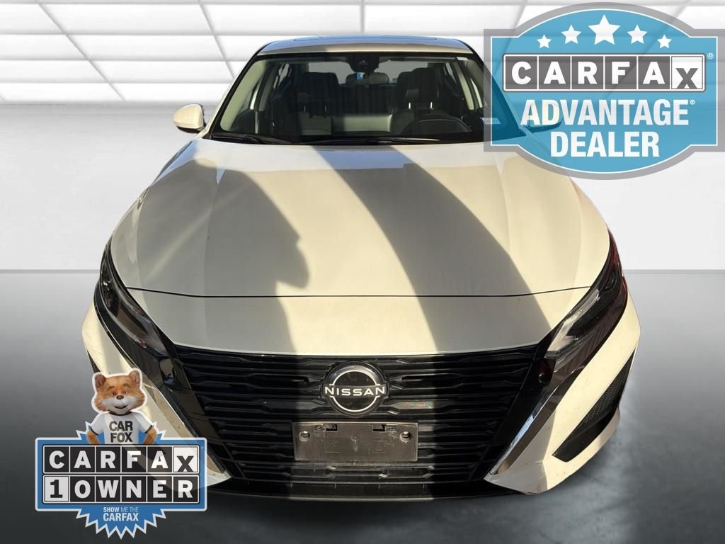 Used 2023 White Nissan SV FWD image 7