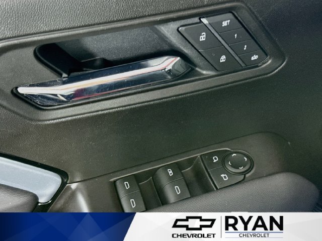 Used 2025 Radiant Red Tintcoat Chevrolet Z71 image 18