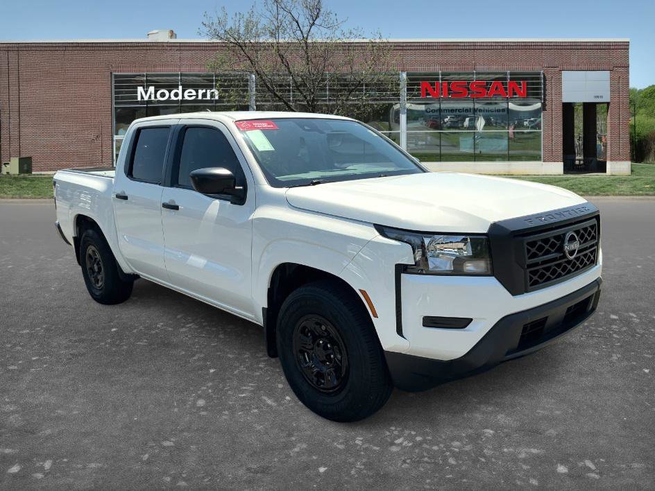 Used 2023 Glacier White Nissan S image 5