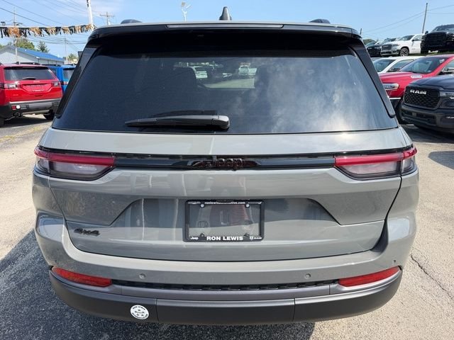 New 2027 Sting-Gray Clear-Coat Paint Jeep Altitude image 4