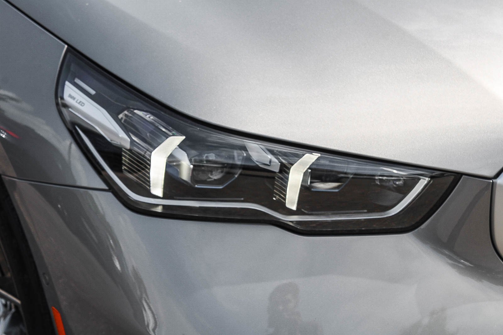 New 2027 Oxide Grey Metallic BMW 530i image 8