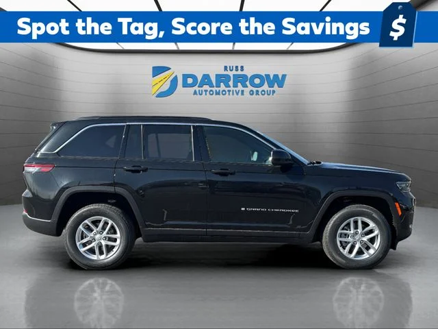 New 2026 Diamond Black Crystal Pearl-Coat Exterior Paint Jeep Laredo X image 6