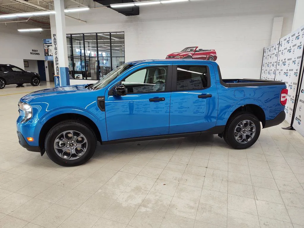 New 2026 Velocity Blue Ford XLT image 4