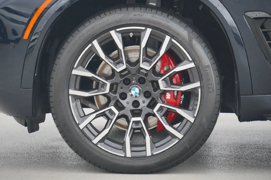 Used 2026 Black BMW xDrive40i image 5