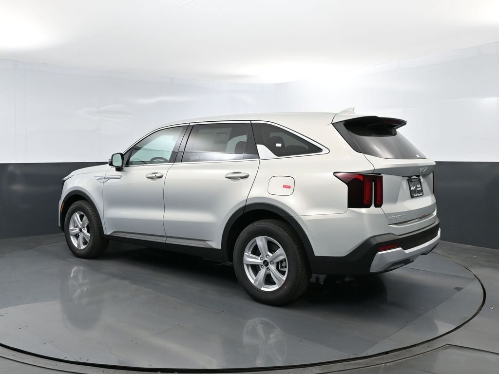 New 2026 Ivory Silver Kia LX image 25