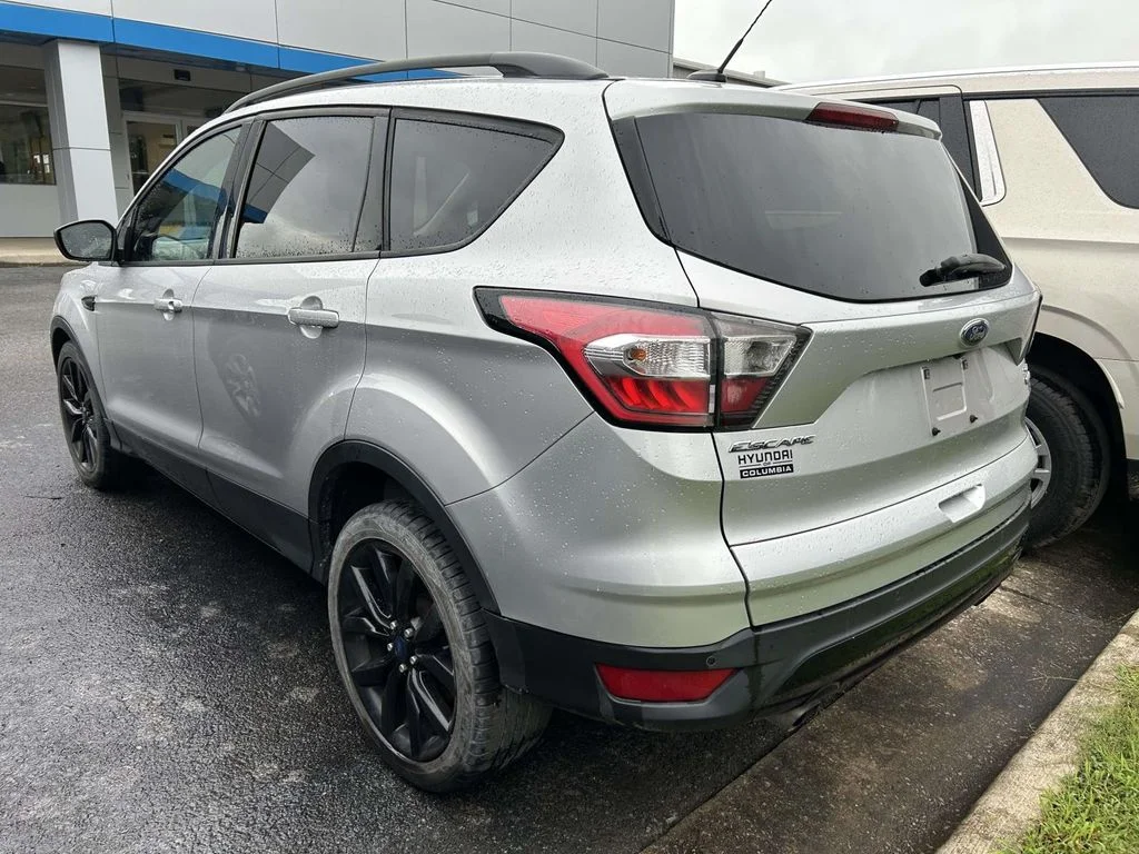 Used 2017 Silver Ford SE image 5