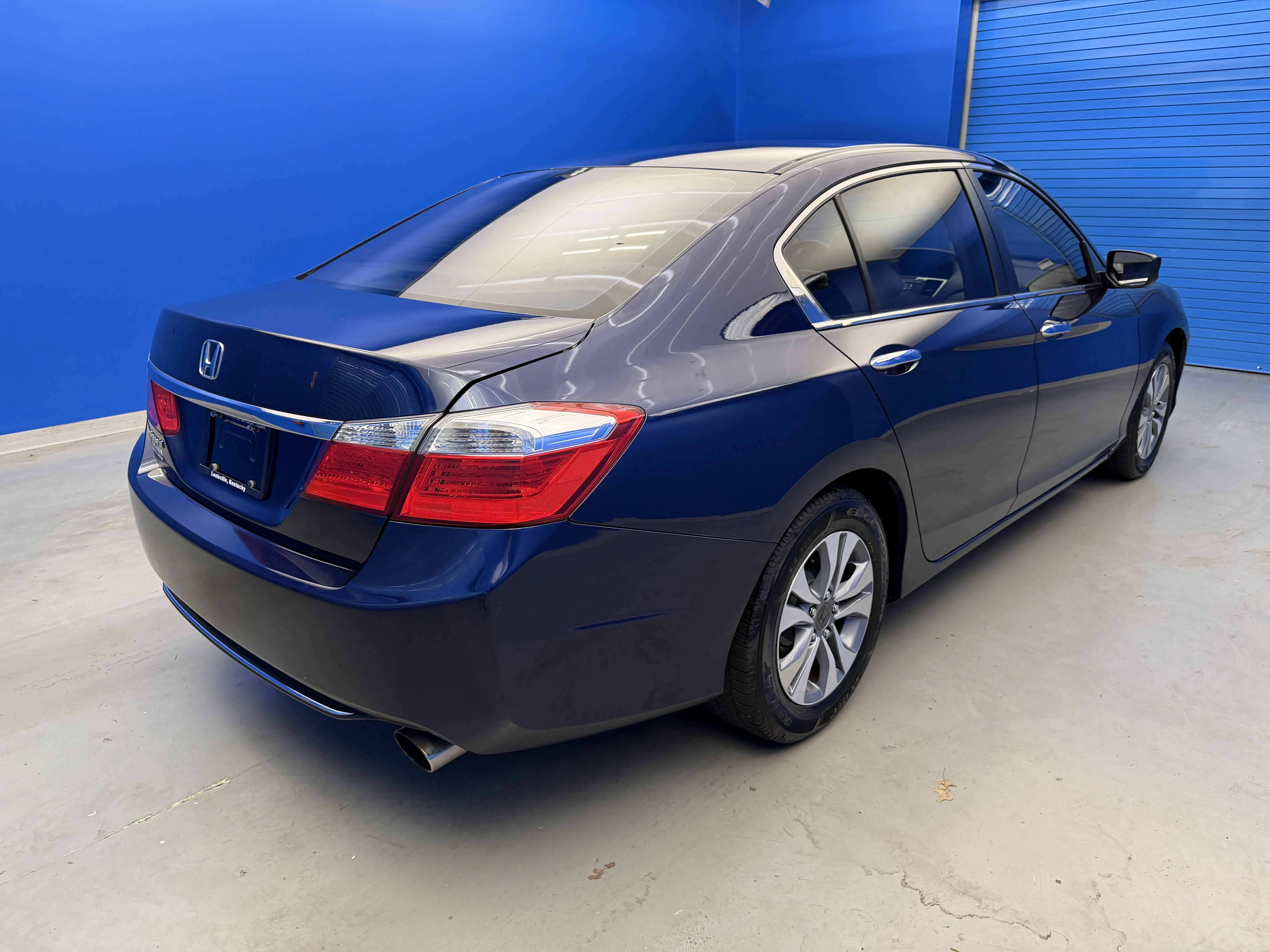 Used 2013 Obsidian Blue Pearl Honda LX image 7