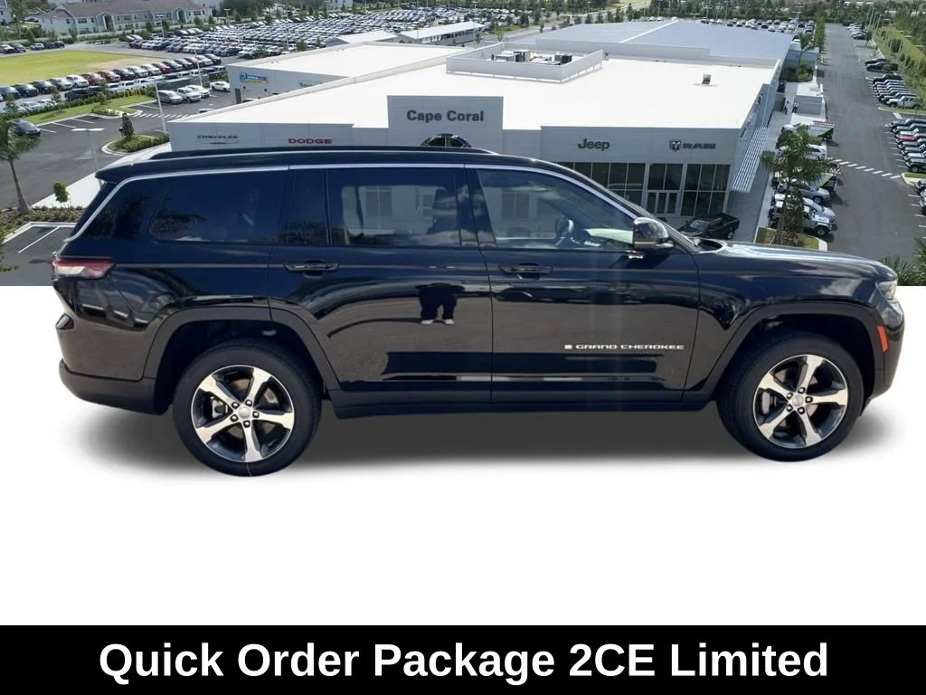 New 2026 Diamond Black Crystal Pearl-Coat Exterior Paint Jeep Limited image 3