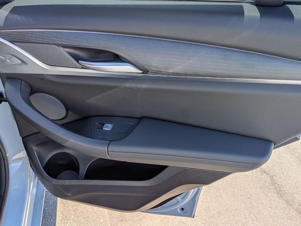 Used 2023 Gray BMW xDrive30i image 36