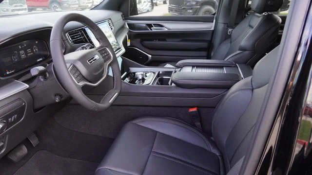 New 2026 High Gloss Black Exterior Paint Jeep Limited Altitude image 19