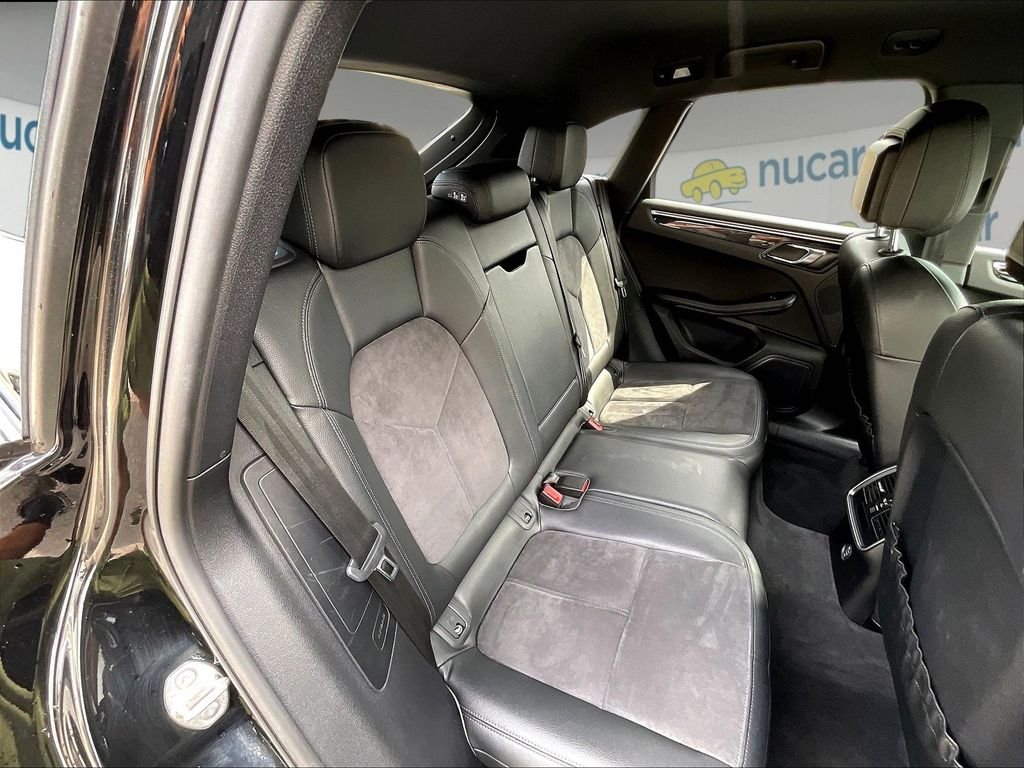 Used 2018 Black Porsche Base image 19